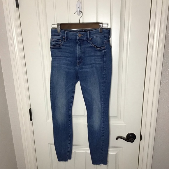 MOTHER High Waisted Looker Ankle Fray in Hop on Hop Off Size 26. - Picture 2 of 13